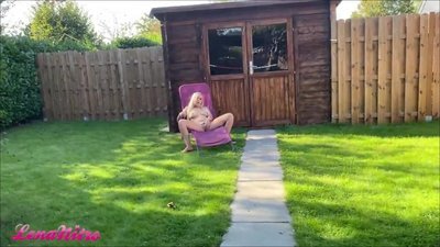 LenaNitro - Im Garten erwischt - Heimlich beobachtet