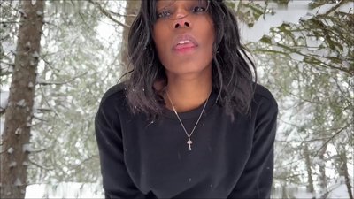 nikimay - MEGA ORGASMUS und PISS im Schnee