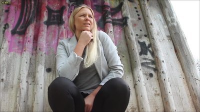 Bibixxx - OMG - Oeffentlich in der Bushaltestelle gefickt