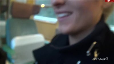 schnuggie91 - Dreiste Zugfahrt - Mitten im Abteil geschluckt