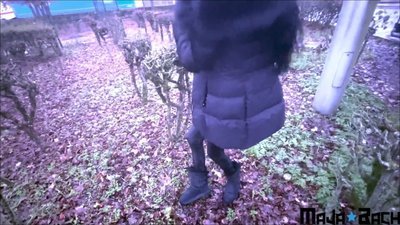 Maja-Bach - Riskanter Piss auf dem Rastplatz