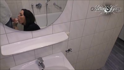 Mira-Grey - Spritz mir auf die Nylon Musch