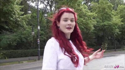 GermanScout - An der Siegessäule Anal gefickt - Mia beim Public Viewing abgeschleppt