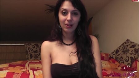 NatalyDeville - Deepthroat-Crashkurs - So bläst sie WIRKLICH geil