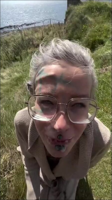 Anuskatzz - Vanlife UK Vlog - public blowjobs and fucking on the beach