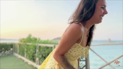 Jenny_Stella - OMG, wenn das seine Eltern wüssten - TEENIE 18 im Urlaub heimlich abgemolken