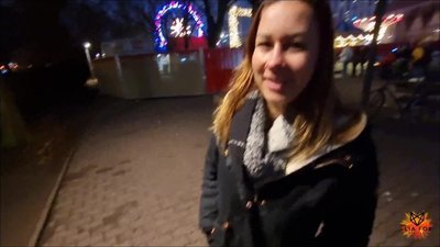 Lia-Fox - Quickie Creampie auf dem Weihnachtsmarkt am Alexanderplatz - Es haettest du sein koennen