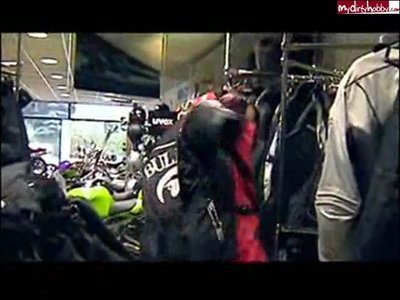 YvetteXtreme - Nackt einkaufen