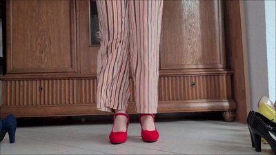 Iva_Sonnenschein - Fussfetisch - Ich zeige dir meine HighHeels