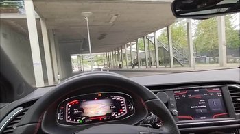 slipcoupleofficial - Handjob im Auto auf einer sehr belebten Straße