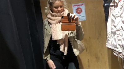 Bibixxx - Im oeffentlichen Stadtcenter - OMG, war das dreist