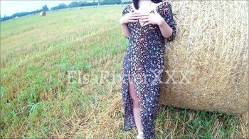 ElsaRixterXXX - Masturbieren mitten am Feld