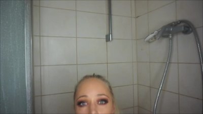 TyraKadney - Latex-Dusche - Fick mich und spritz auf meine Titten