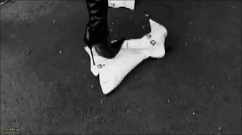 Deutsche_Dominaz - Fersen dominieren