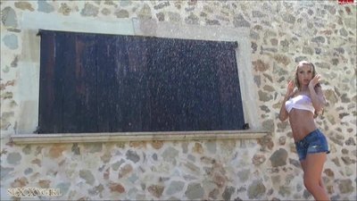 seXXygirl - Wet Shirt - Make me wet