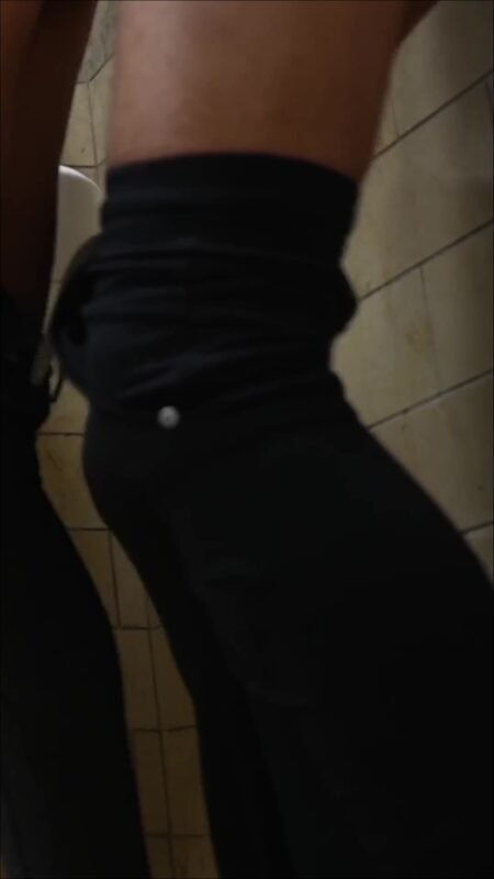 Mya_Lane - Schnuck ab Und werde in der Mall gefickt