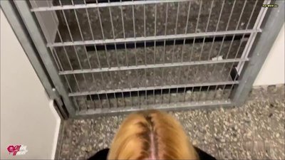 Miley-Weasel - Ferngesteuerter Orgasmushagel beim Shopping