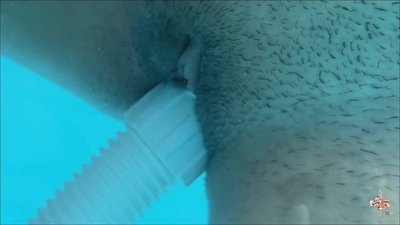 Jenny_Stella - OMG - Ich hatte Sex mit meinen Poolroboter-Schlaeuchen