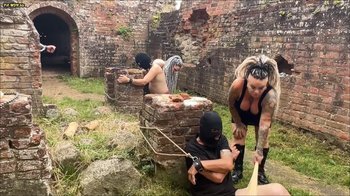 Domina_Dark - Die Ruine - Züchtigung