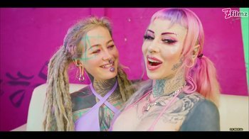 Anuskatzz - Von ihrem Arsch in mein Mund - Tattoo Fetish Lesben