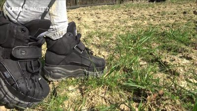 Lara-CumKitten - SCHUH und JEANS PISS XXL - Nasse Natursekt Spiele