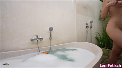 LeniFetisch - BIKINI GIRLFRIEND EXPERIENCE - MIT LENI ON TOUR - KAROTTENFICK