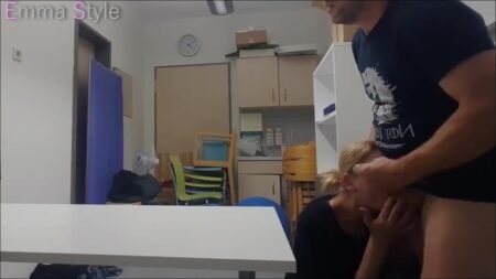 emmastyle - Im Büro der Chefin gefickt