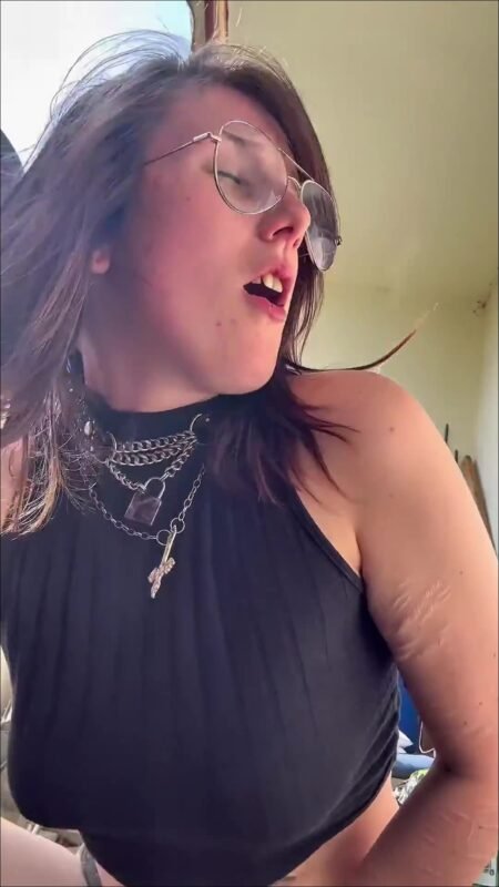 LeaLuvX - Spontane Masturbation auf dem Balkon - Wurde ich beobachtet