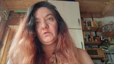 Josy_Rose - Mein 1. Video auf einer Sexseite - Hi ich bin die Neue