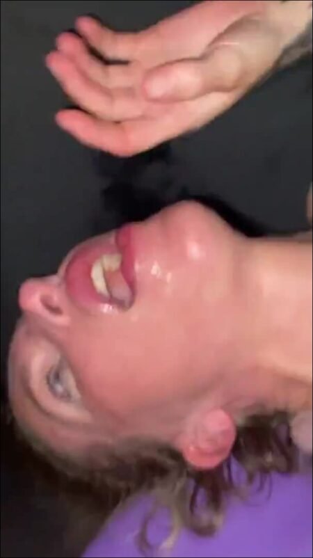 Mia_Engel_Official - ICH & DER REST DER WELT IM PORNOKINO - Facial Deepthroat Creampie Repeat Part 2