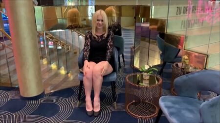 SteffiBlond - Vollgepisse im Casino HILFE die Kameras - Geiler Ausflug nach Hohensyburg