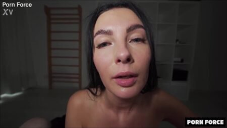 Pornforce - ER BRAUCHT ETWAS MILCH - Mama mit den großen Titten macht es hart - SimonKitty