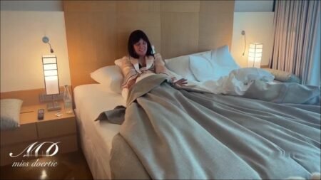 Miss-Doertie - Tür 9 - Friss’ sein Sperma, sonst verlass‘ ich dich