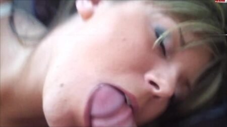 teengirly20 - Fotograf spritzt mich voll