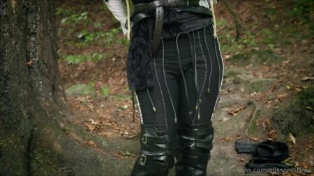 Alissa-Noir - Im Wald ein schönes plätzchen gesucht mit Dildo und Squirting