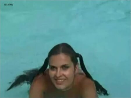 PRIVATPORNO - Im Hotelpool