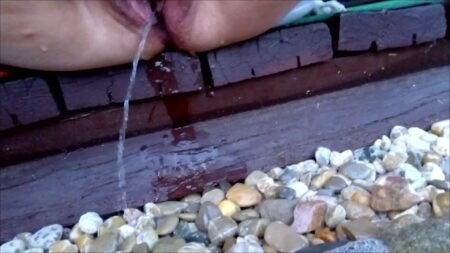 Hot-Pussy66 - Fetter Strahl Pisse Aus Der Fetten Fotze