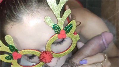 DirtyLubov - Ein maskierter bläst den großen schwanz