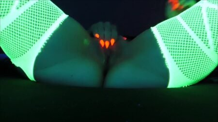 red_strawberry08 - Ich war so geil und musste es mir alleine machen