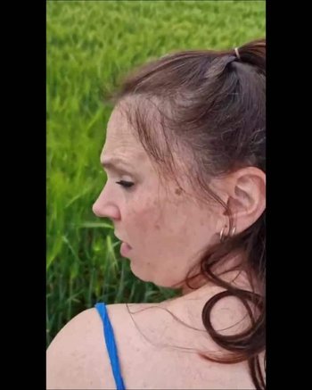 Saskialove87 - Gefickt raußen im Feld