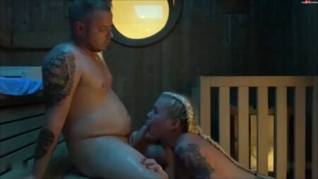 SteffiBlond - Der public Saunasex im Hotel - Nass und verschwitzt zur Ekstase