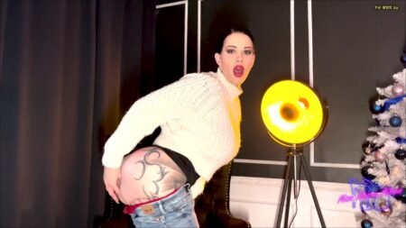 MissAlessaMilano - Analplug in Arsch - Mit Geilen High Heels Und Sexy Jeans