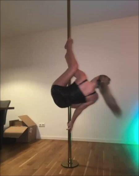 Micky_Muffin - Pole Dance Show