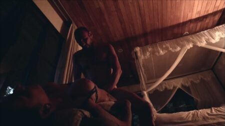 MaraWalks - Geheim-Sextape im Jungle Haus - Kopfüber lutschen, lecken & ficken bis er spritzt