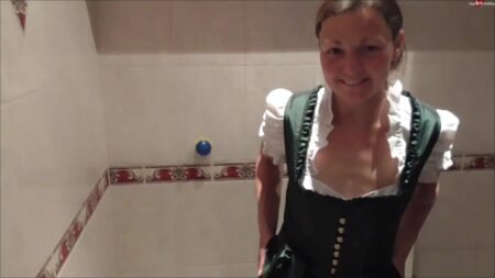 Lady-Anne - NEUES DIRNDLPISSEN