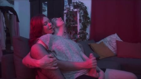 CedricAndSofi - Sanfter Femdom Cock Milking Handjob mit einem riesigen Schwanz