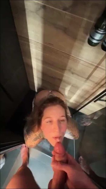 lisa_rocketcock - GROSSER SCHWANZ PISST MIR INS GESICHT