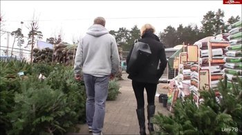 Leni-78 - Weihnachtsbaum-Verkaeufer Public entsaftet