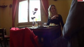 HardcoreBenefits - Spermakuchen im Cafe - Public