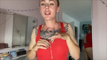 Jenna_Fink - Wenn das meine Nachbarn sehen - Ich zeig mich nackt im Internet